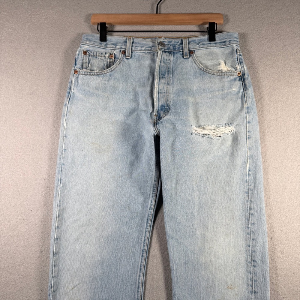 Vintage Levis 501 Jeans Mens 32x31 Made in USA Light Wash Distressed 90s 0997 - Picture 3 of 16